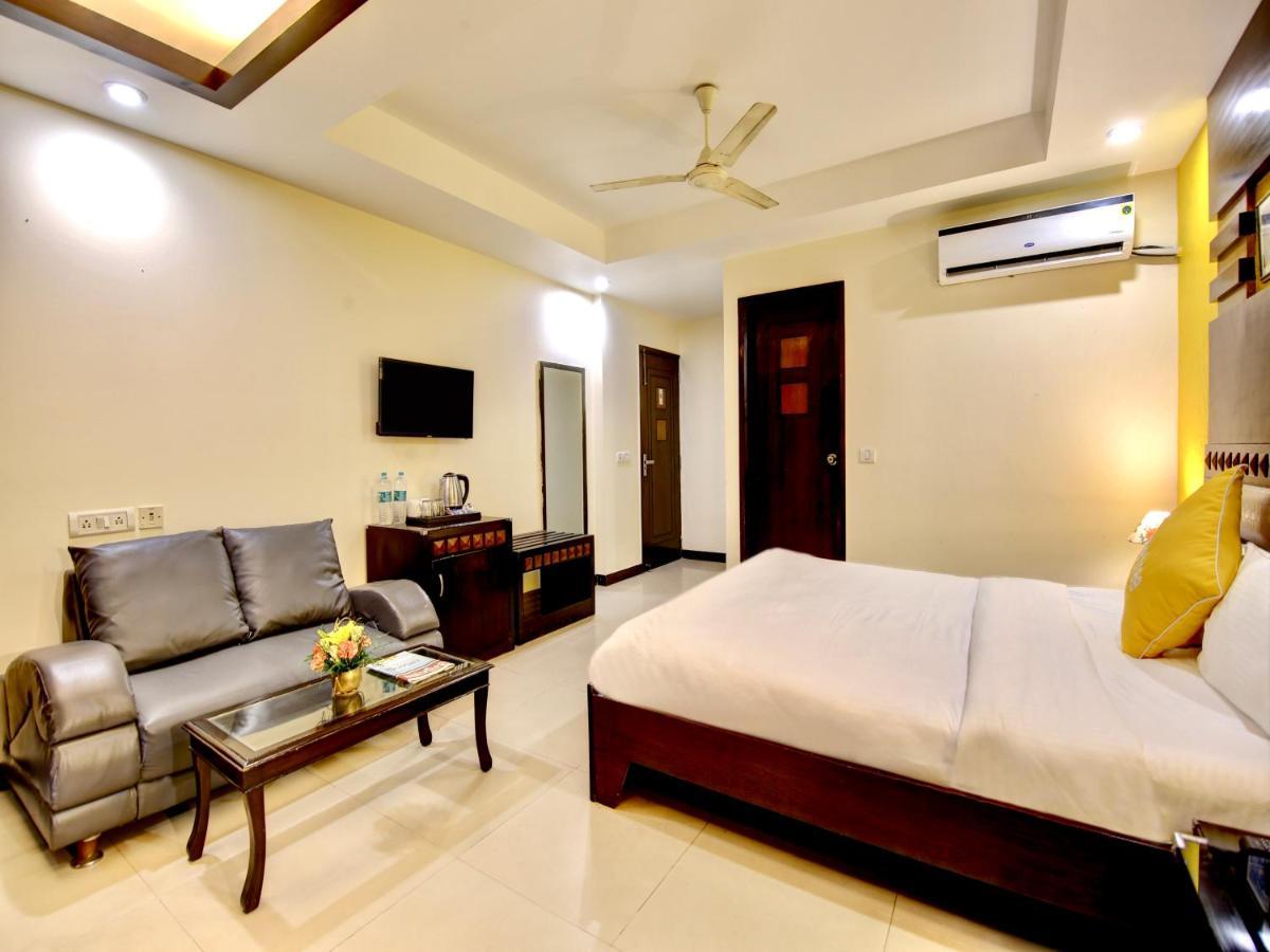 Lime Stays B&B Gk-2 At Greater Kailash Metro South Delhi Nearby Saket Select City นิวเดลี ภายนอก รูปภาพ