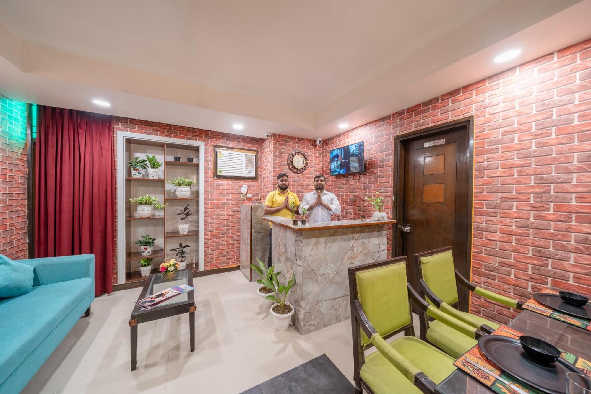 Lime Stays B&B Gk-2 At Greater Kailash Metro South Delhi Nearby Saket Select City นิวเดลี ภายนอก รูปภาพ